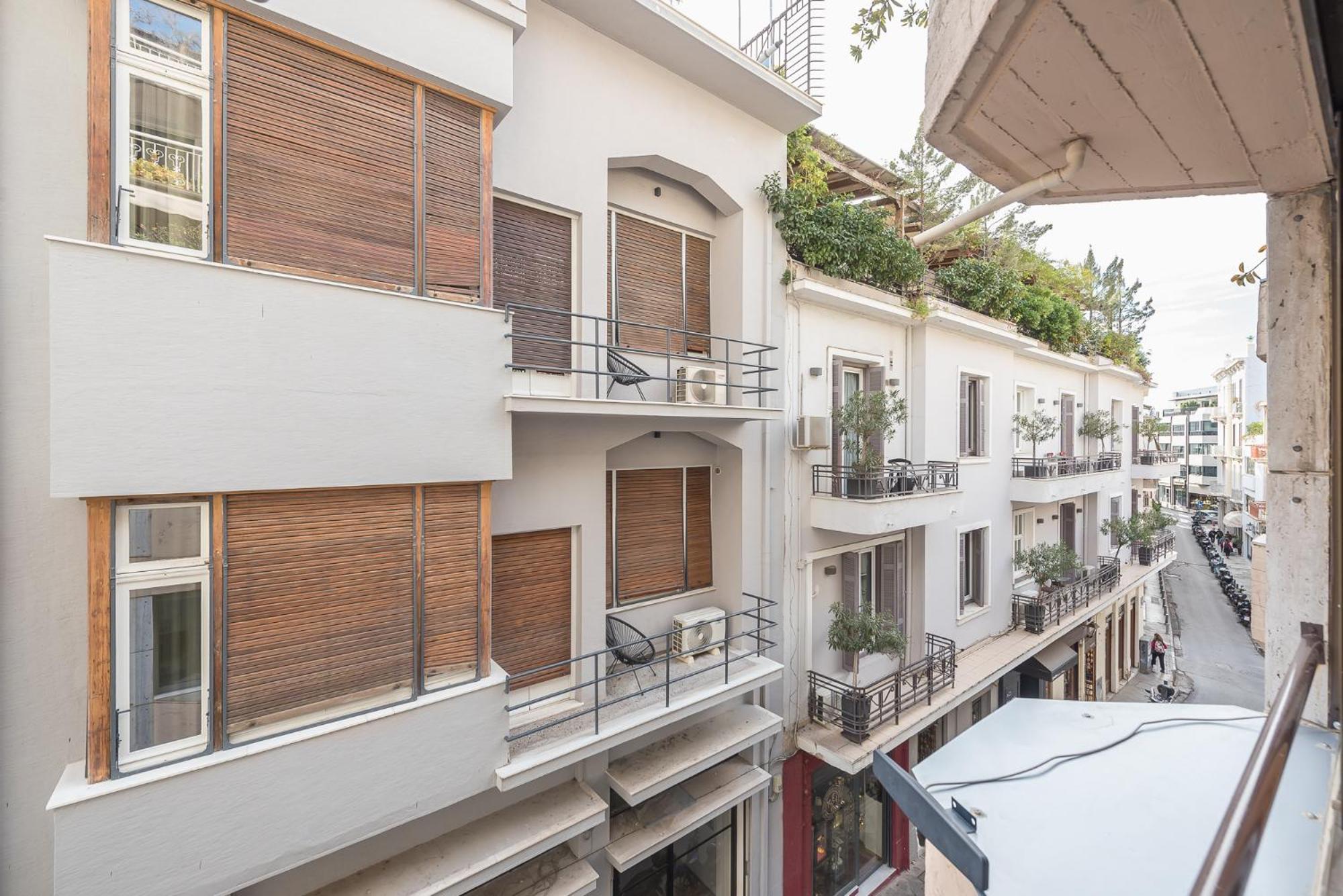 Steps From Historic Center Plaka Apartment *