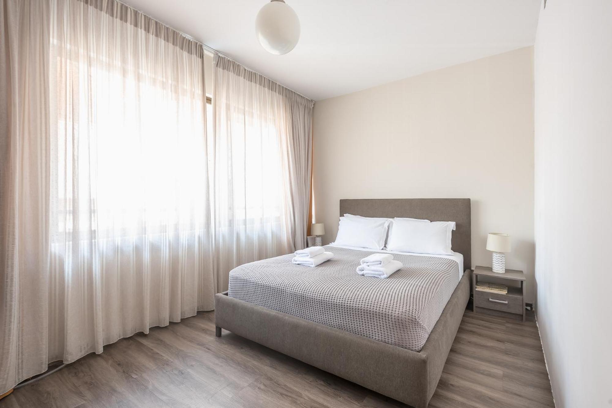 Apartment Steps From Historic Center Plaka *