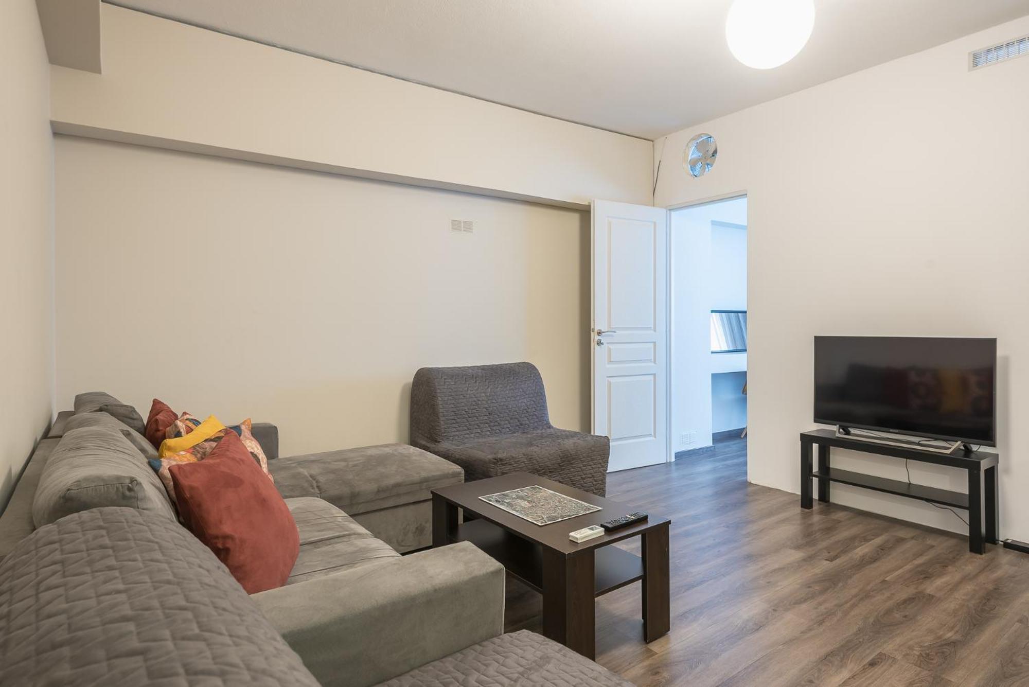 Steps From Historic Center Plaka Apartment *